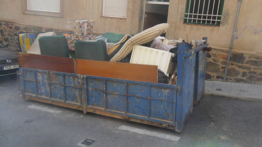 Recogida de basura y desescombro