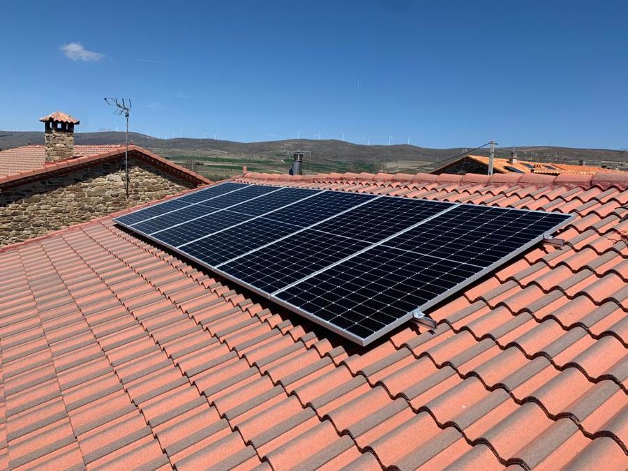 Placas solares en Carrascosa de la Sierra (Soria)
