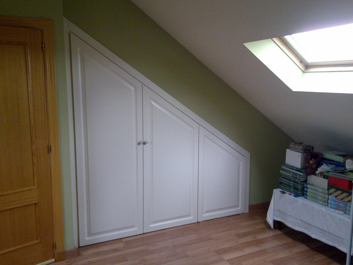 Frente abuhardillado lacado crema