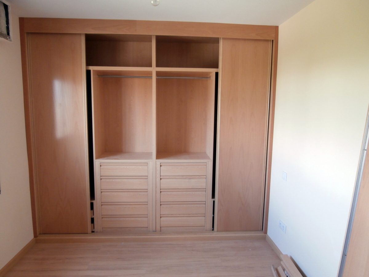 Frente de armario corredero e interior