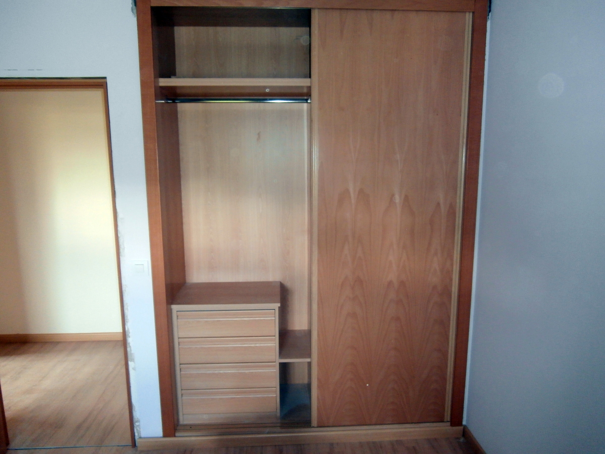 Frente de armario corredero e interior