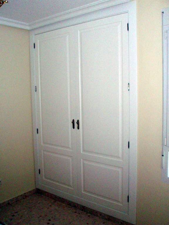 Frente de puertas DM lacadas en blanco