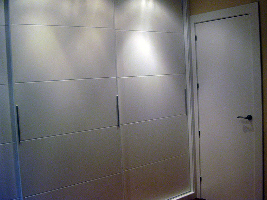 frentes de armario lacados a 4 lamas