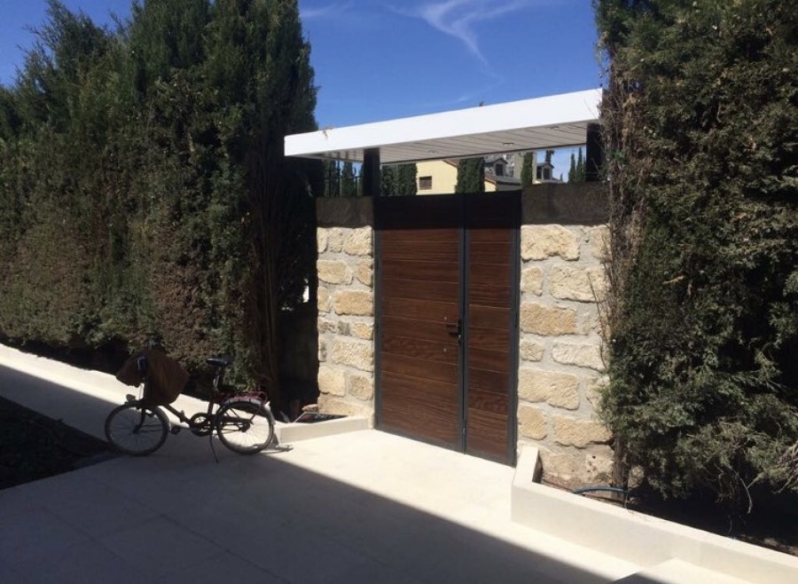 Entrada de chalet en Baeza