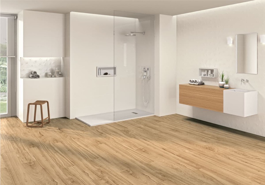 Pavimento madera tono claro