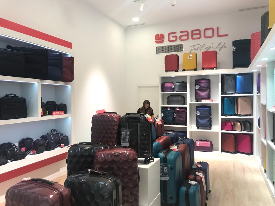 Tienda de maletas en centro comercial