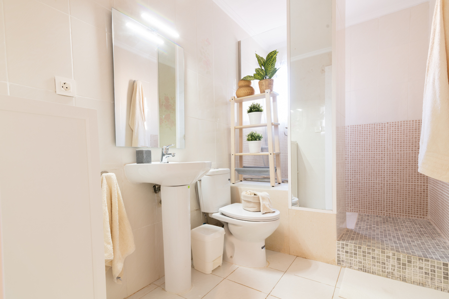 Home Staging de un baño para apartamento turístico
