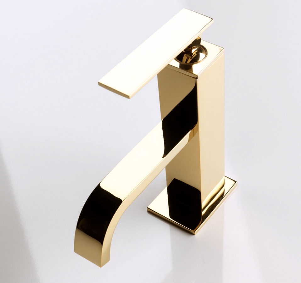 Griferia moderna en dorado