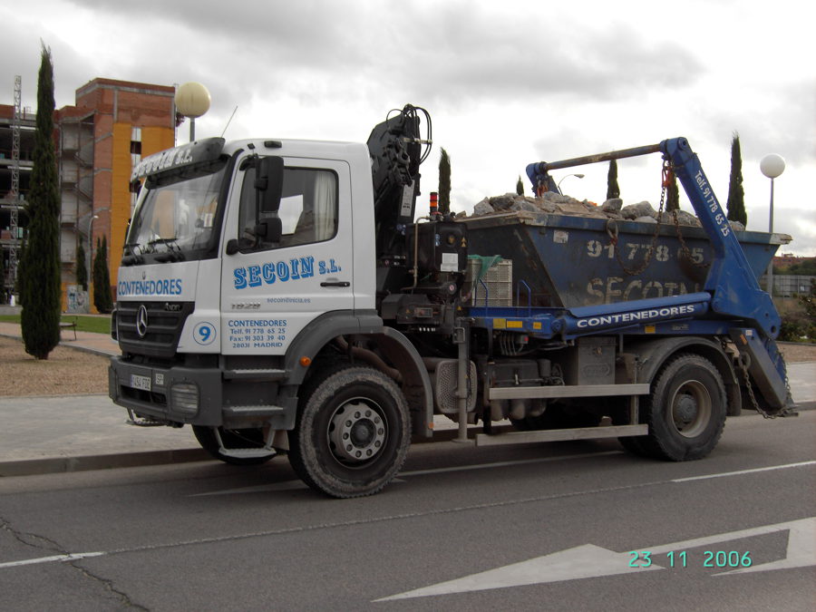 Grua contenedores y sacos