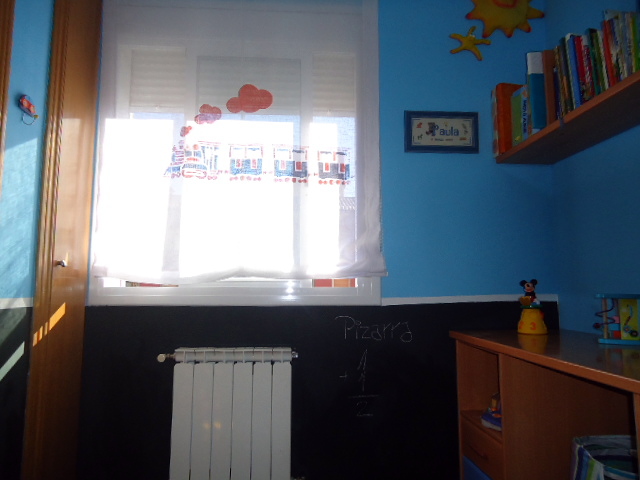 habitacion con pizarrra