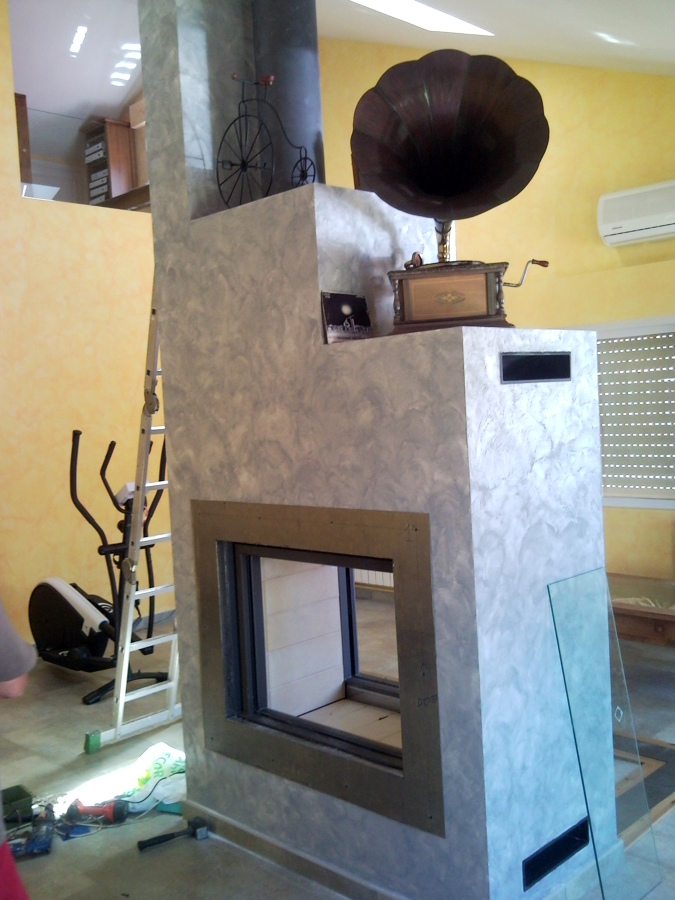 HOGAR DE LEÑA A DOS AMBIENTES