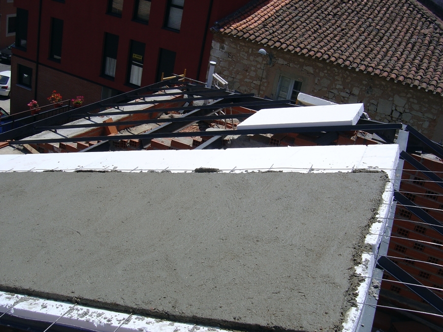 Hormigonado de la cubierta sobre placa de porexpan