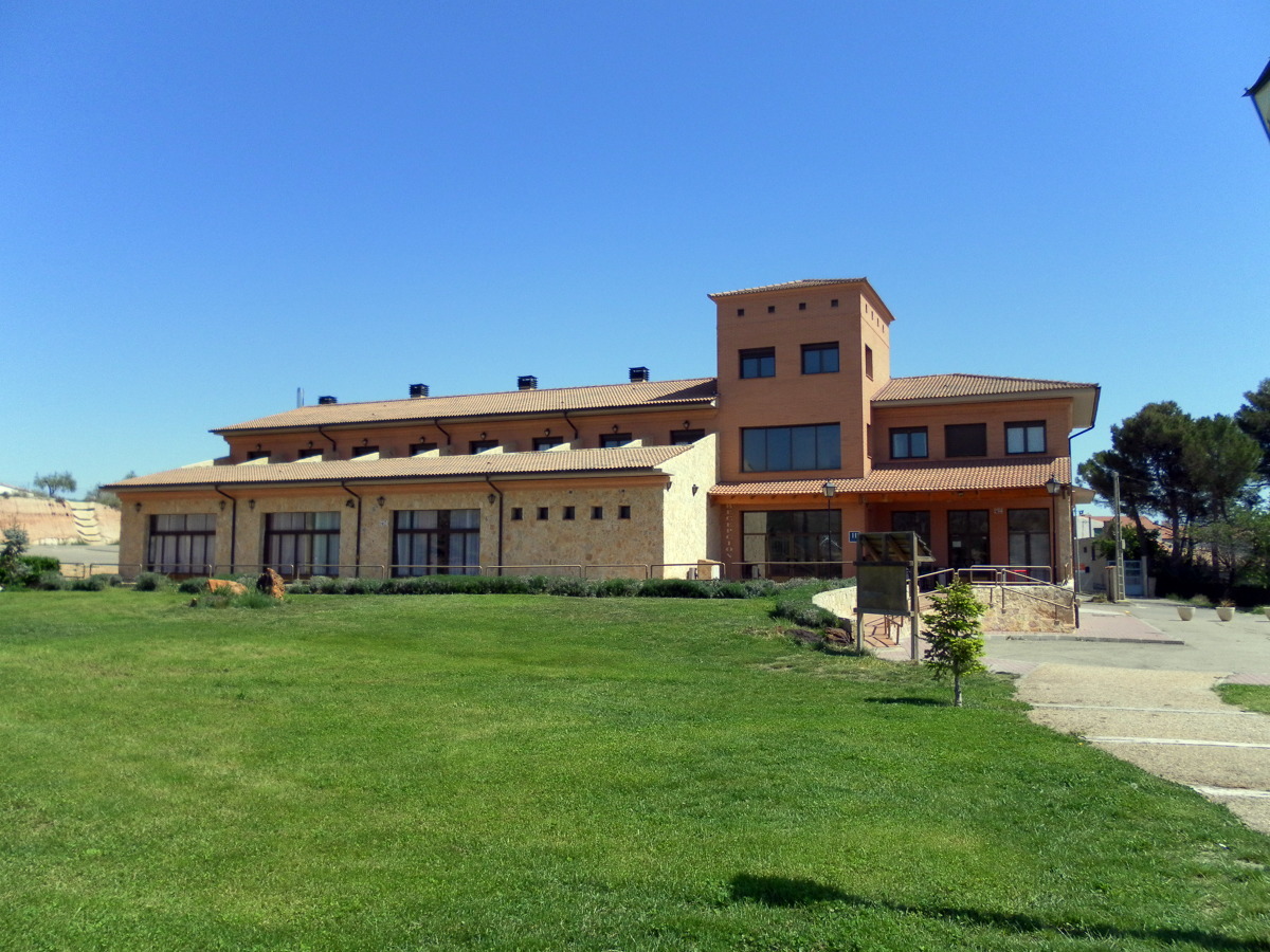 HOTEL DE 3 ESTRELLAS EN ESTERCUEL