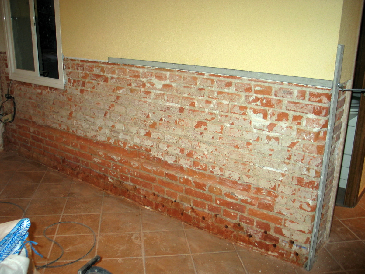 HUMEDADES POR CAPILARIDAD EN MUROS