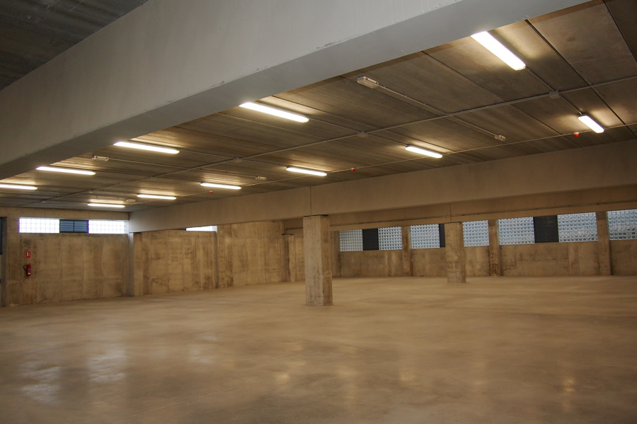 Iluminación en Pabellón Deportivo Colegio Calasancio