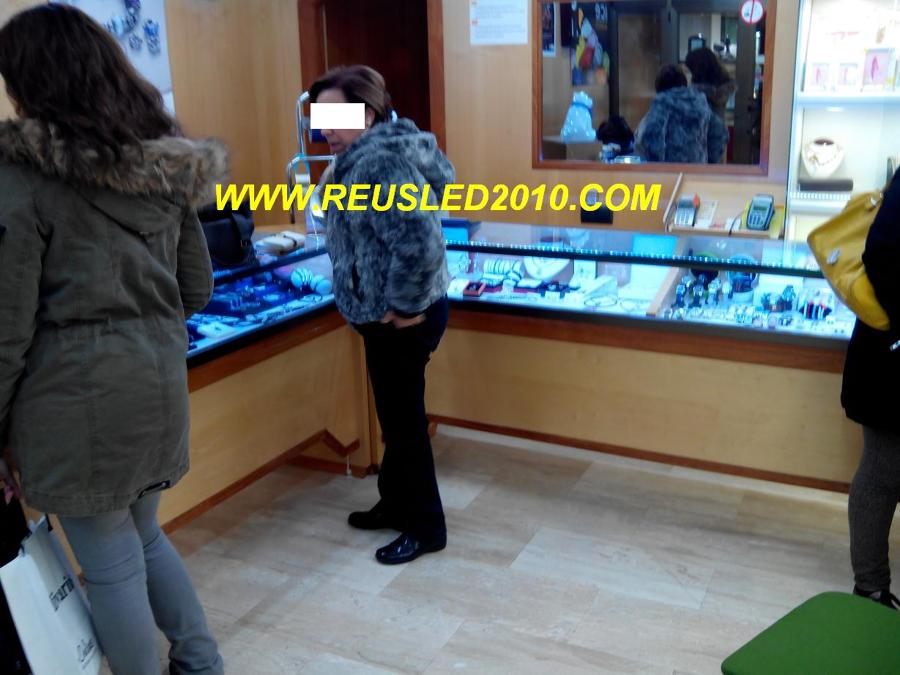 Iluminación vitrinas joyería Pastoreta de Reus