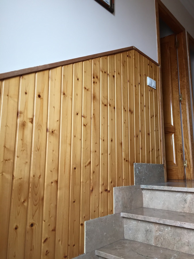 Forrar pared de madera