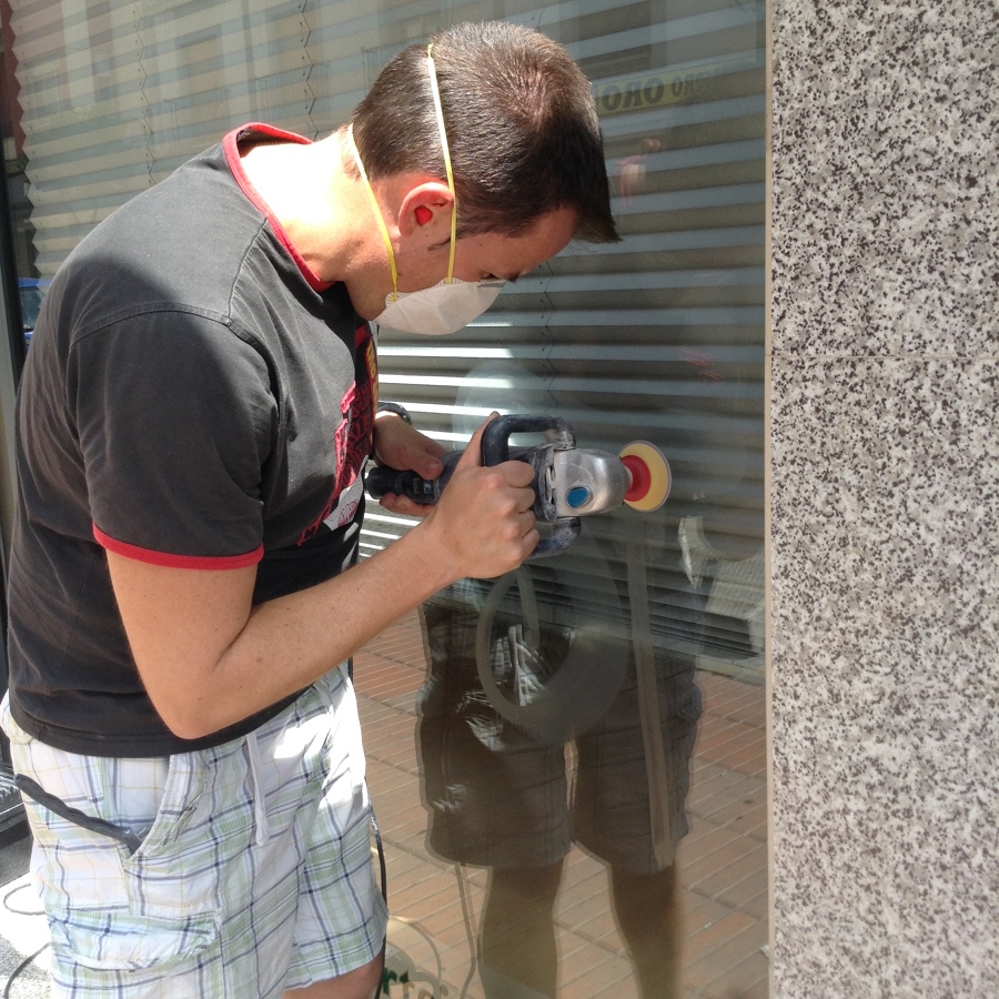 Puliendo el cristal