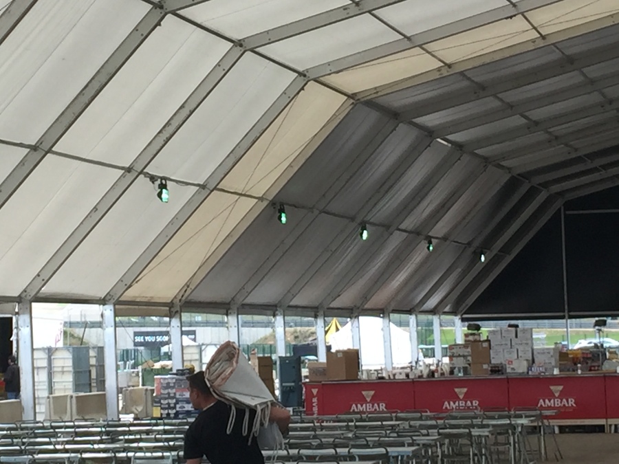 Iluminación carpa motorland