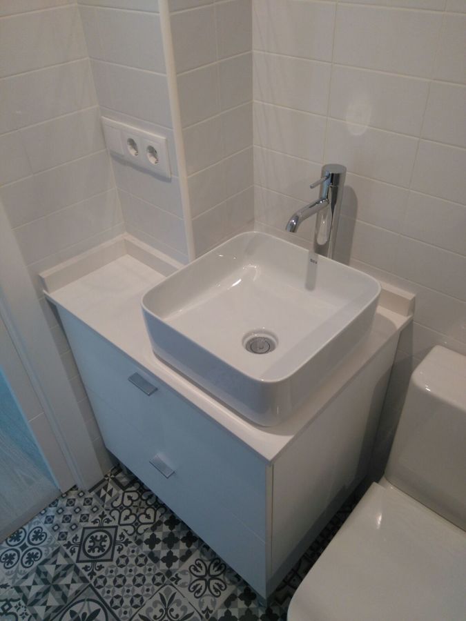 Mueble de baño realizado a medida por nuestro carpintero 