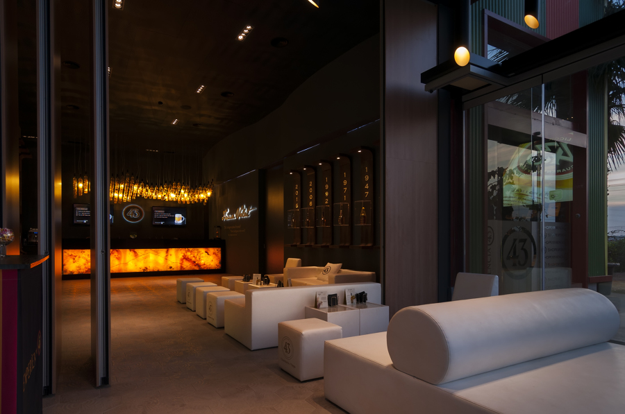 Bar Licor 43