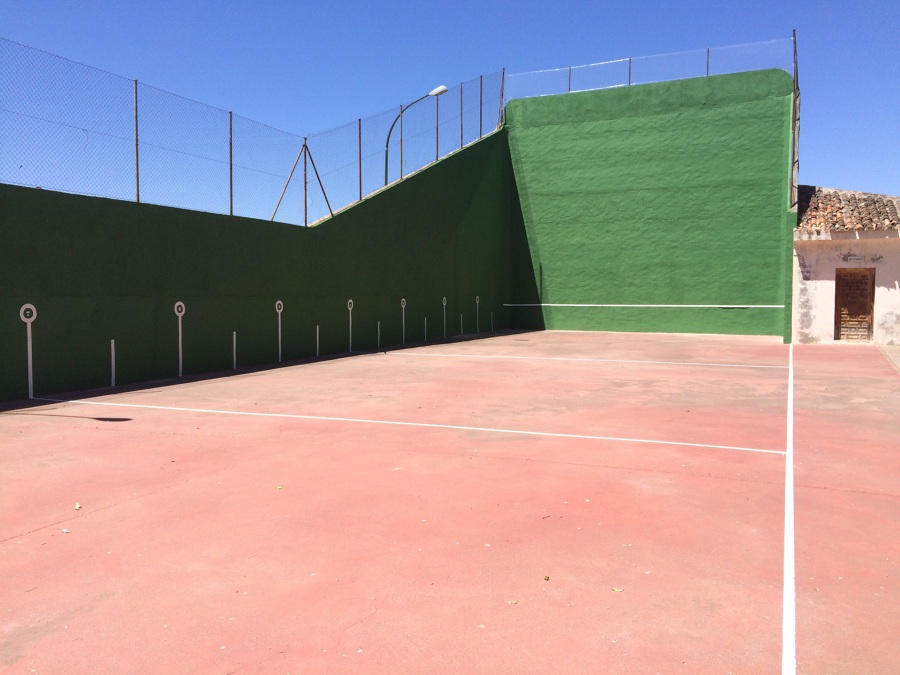 Pista de frontón pintada