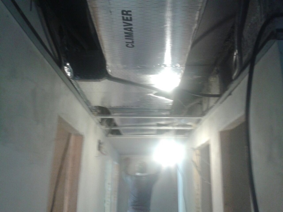 Aire acondicionado por conductos.