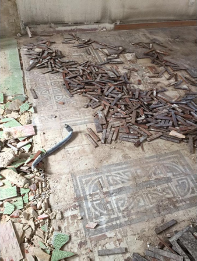 Recuperación pavimento mosaico.