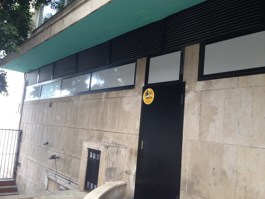 Fijos de aluminio negro con cristal mate