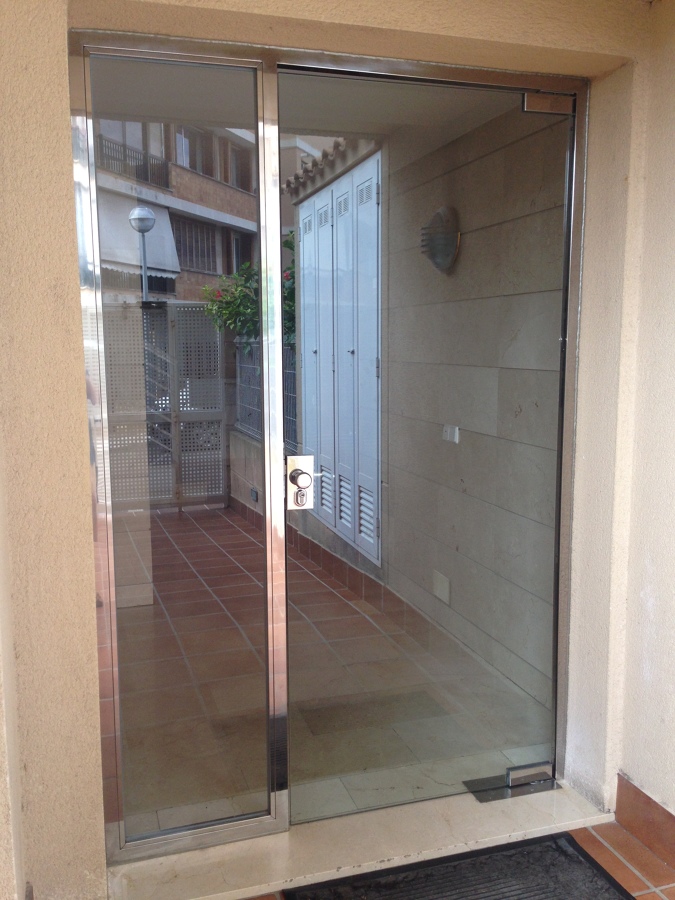 Puerta entrada comunidad de propietarios