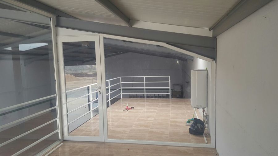 Cerramiento oficina en nave industrial