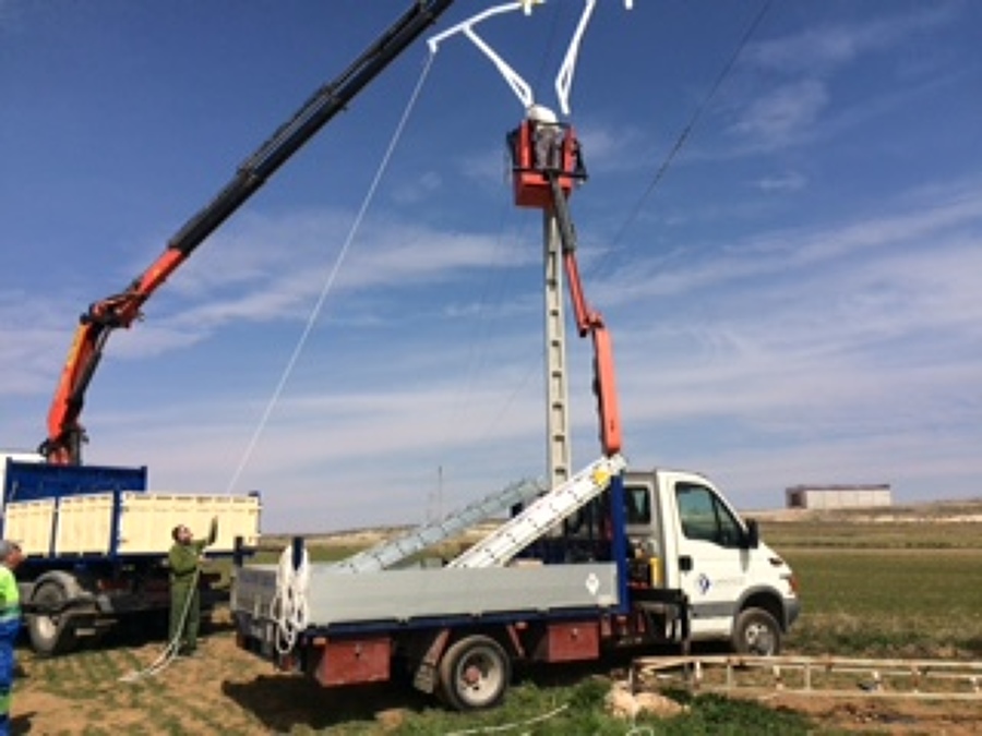 instalación de nueva columna alta tensión 