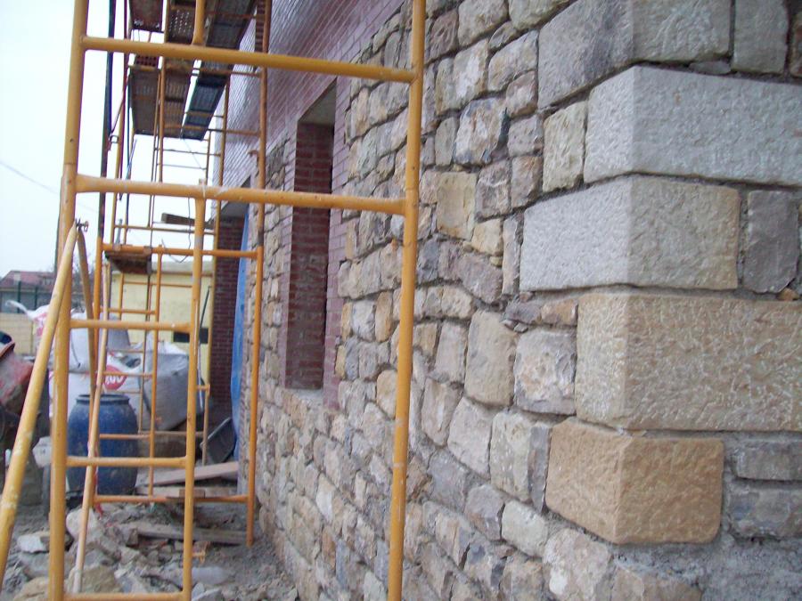 FACHADA DE MAMPOSTERÍA CON LADRILLO CARAVISTA