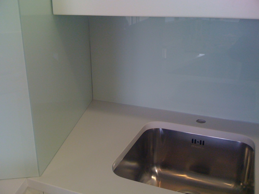 REMATE DE PARED EN CRISTAL