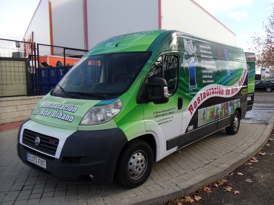 Imagen Corporativa y equipos autónomos.