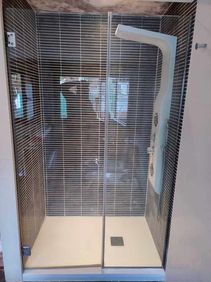 Plato de ducha instalado completo