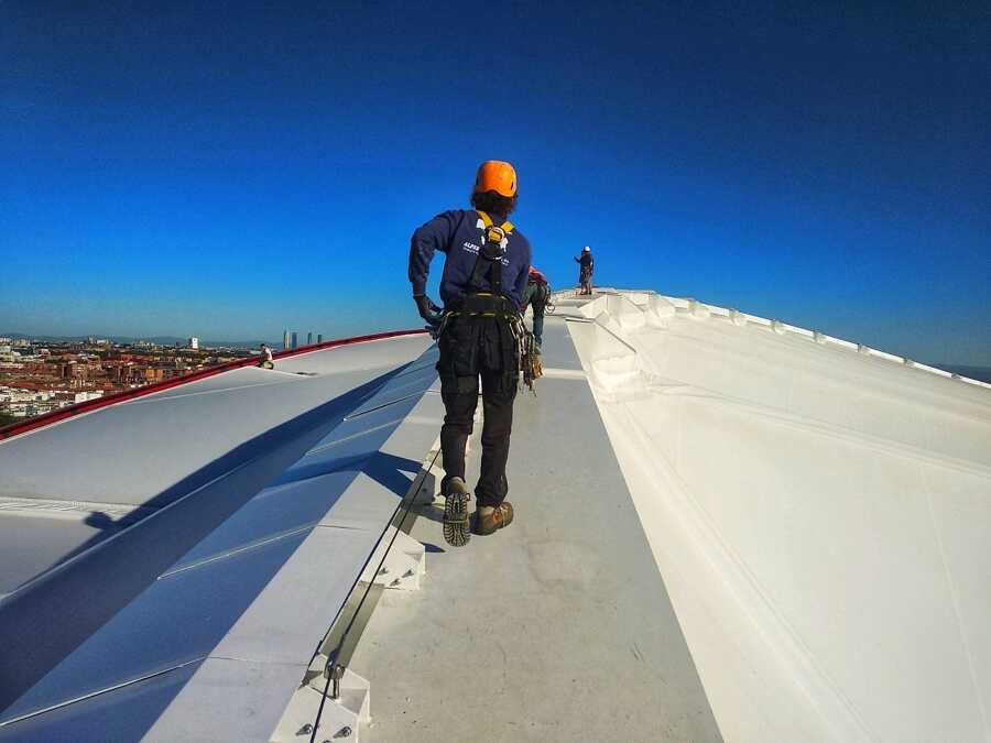 REPARACIONES EN CUBIERTA DEL ESTADIO WANDA METROPOLITANO