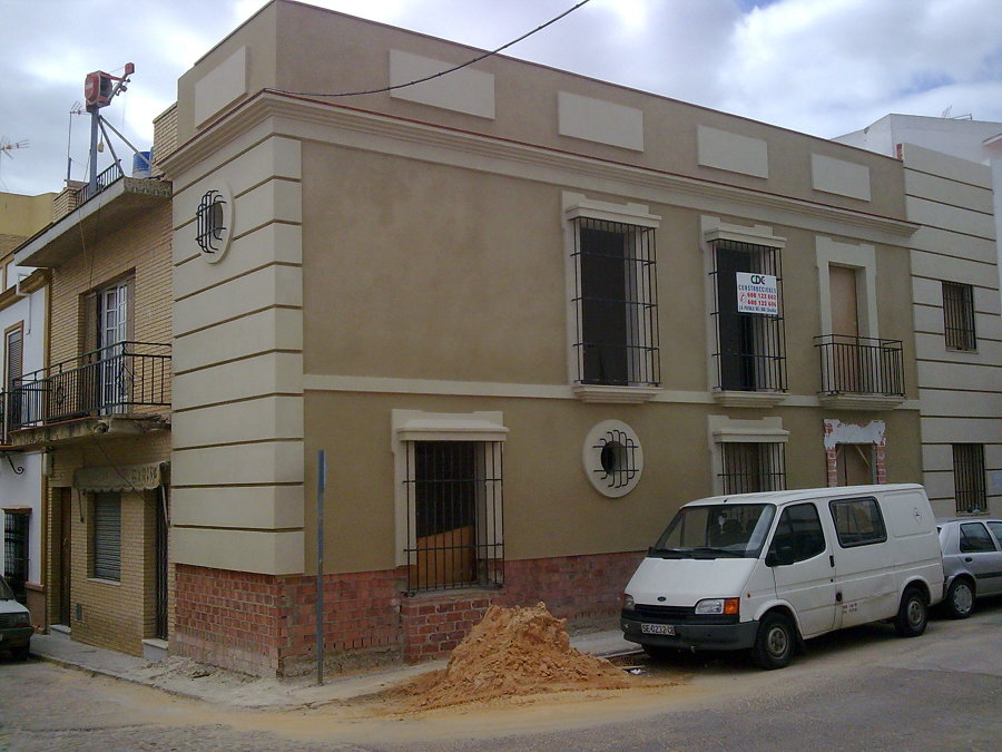 CONSTRUCCION DE CASA UNIFAMILIAR