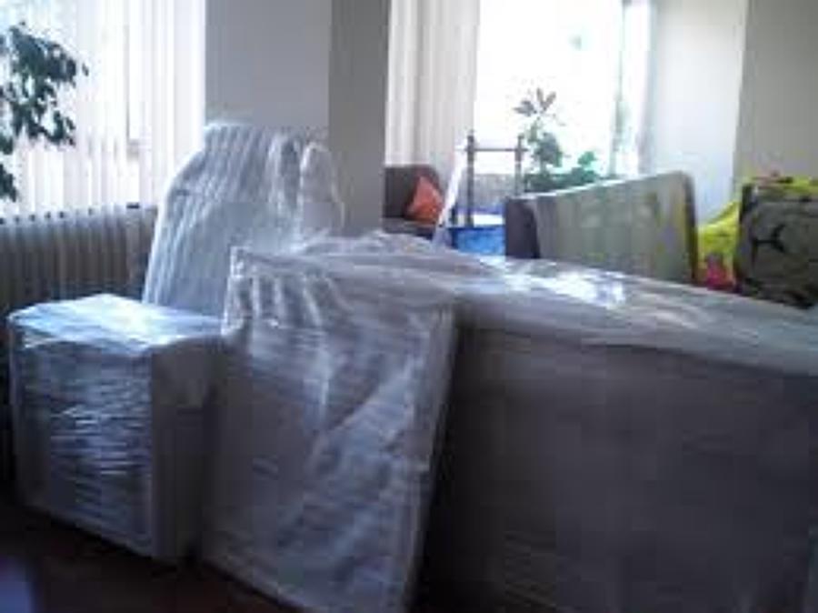 Preparación de muebles delicados para transporte  .. .