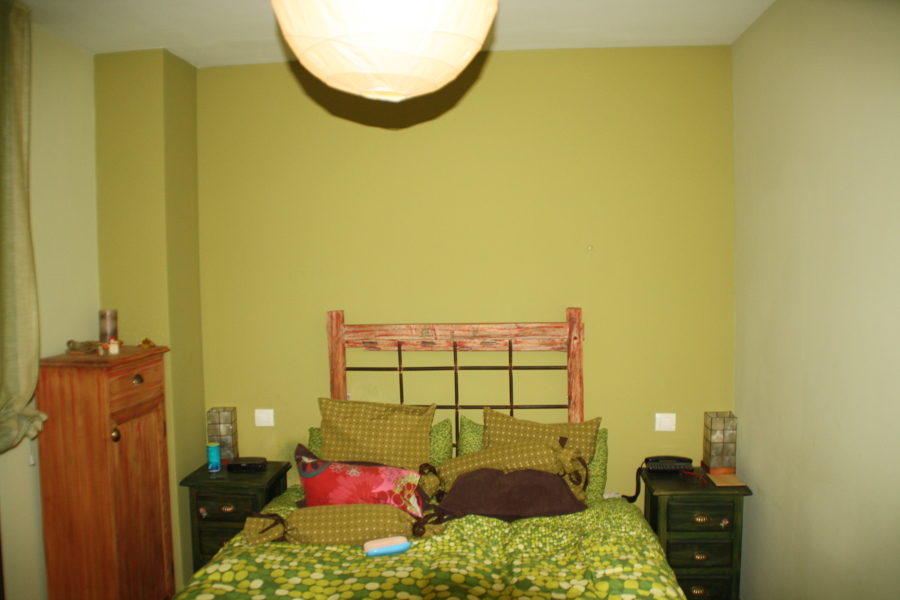 pintura lisa con muebles embejecidos