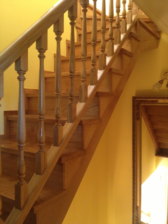 ESCALERA DE ROBLE