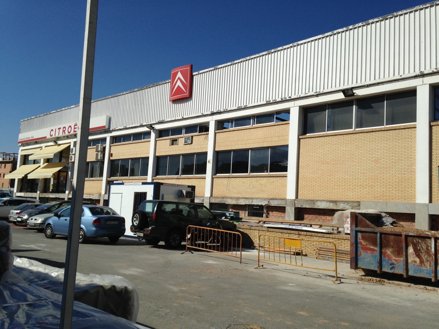 REFORMA CONCESIONARIO DE CITROEN EN SEVILLA