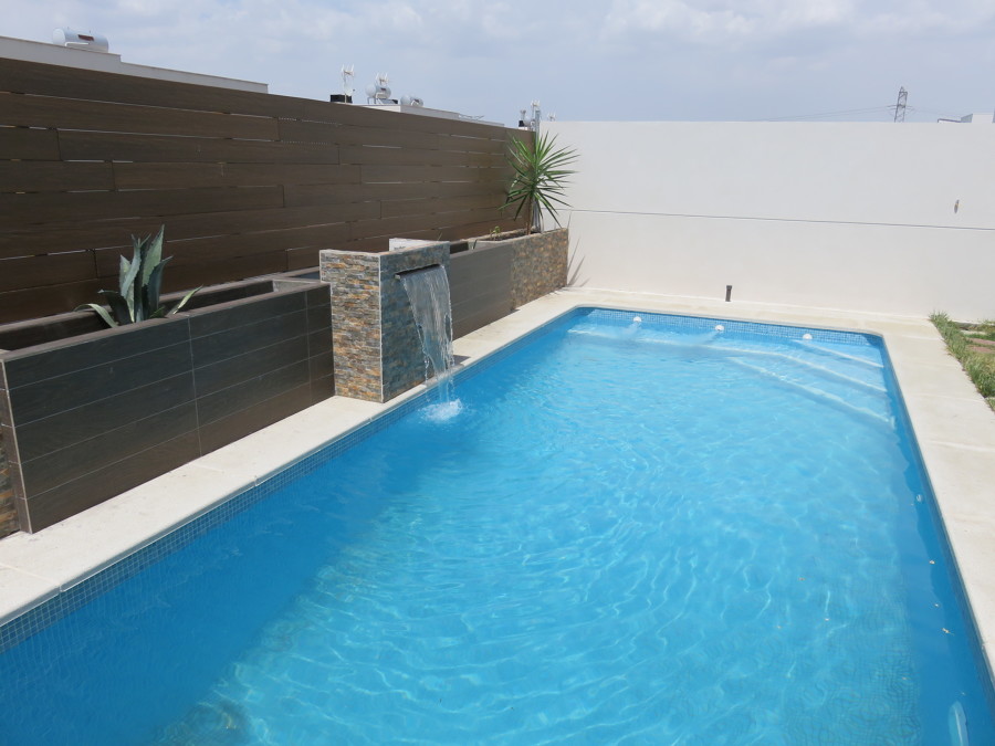 PISCINAS DE OBRA CON DECORACIÓN