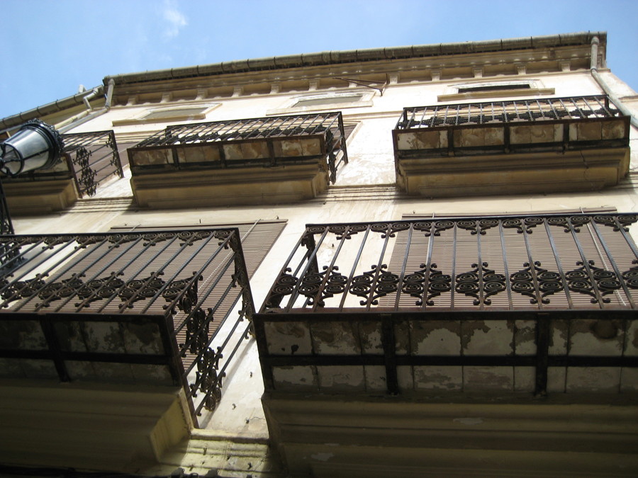 BALCONES