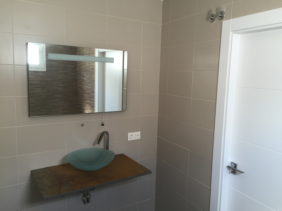 VISTA 1 DE BAÑO ACABADO