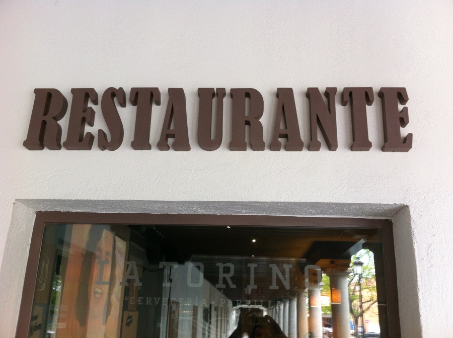 letras metalica en relieve