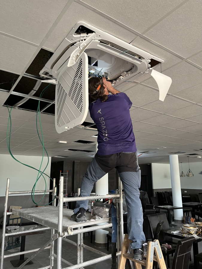 Casette 12000 frigorías trifásica en Restaurante Asiático de Cieza