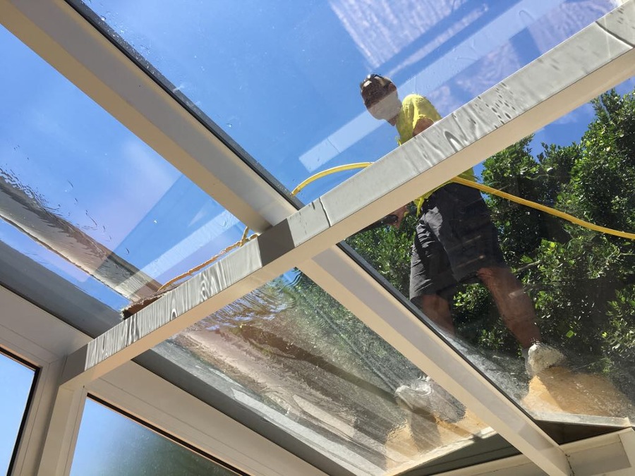 LIMPIEZA DE CRISTALES EN ALTURA