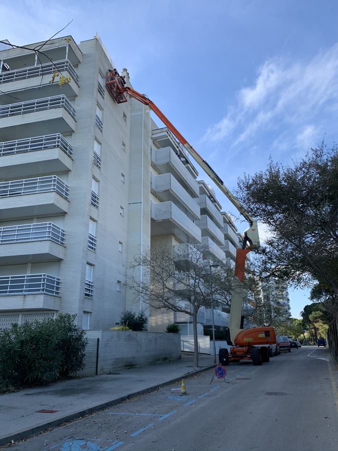 Trabajos de mantenimiento e impermeabilización de fachadas