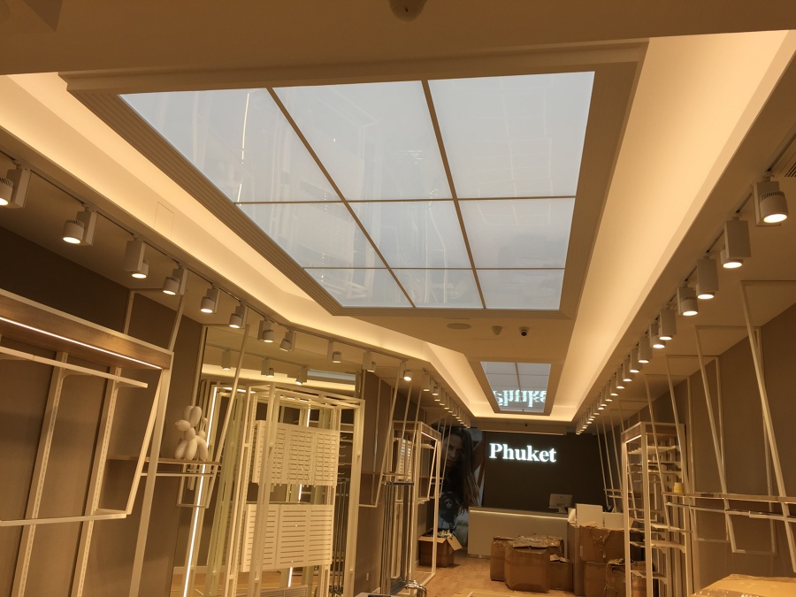 Terminado la estructura para la iluminación con metraquilato